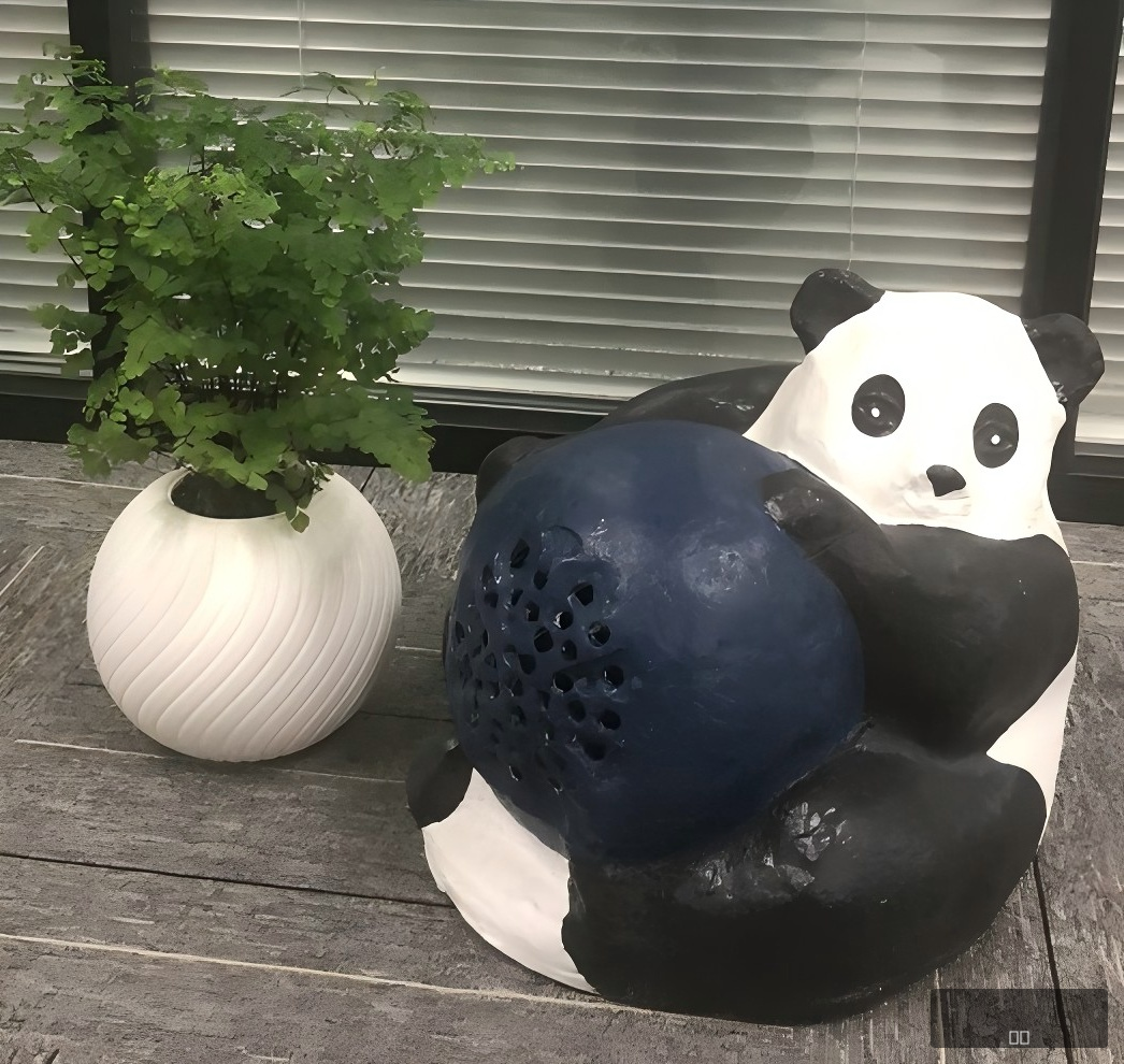 CP-19草坪音响(抱球熊猫，玻璃钢树脂材质）